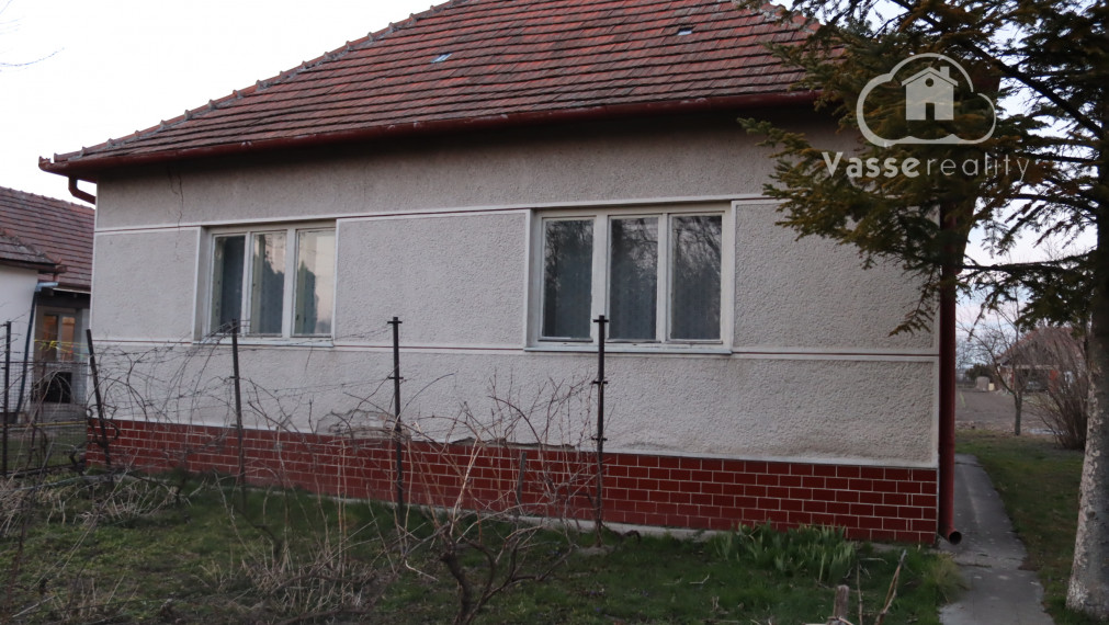 Dom v Radave- 2 km od Podhájskej s veľkým pozemkom 2597 m2.
