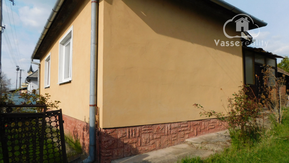 Ponúkame Vám na  predaj 3-izb. rodinný dom v obci Úľany nad Žitavou.