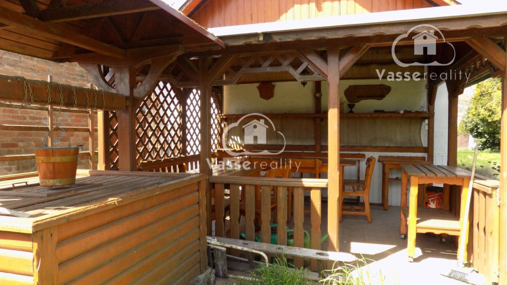 Pozemok 1715m2 v centre obce Tvrdošovce vhodné na stavbu pre 2 domy.