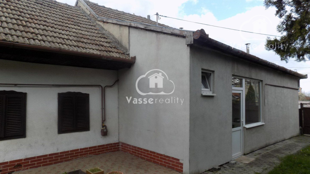 Pozemok 1715m2 v centre obce Tvrdošovce vhodné na stavbu pre 2 domy.