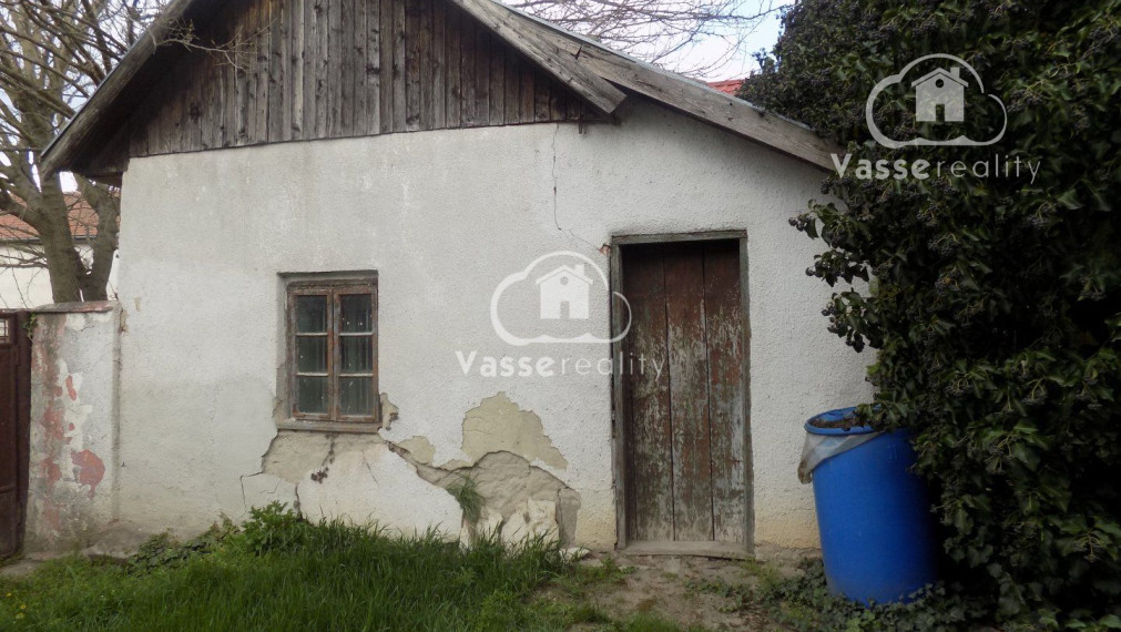Na predaj 2 domy so samostatným vstupom na jednom pozemku vhodný na chalupu alebo na bývanie  v centre Tvrdošoviec.