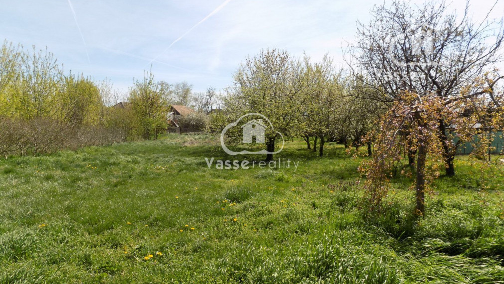 Na predaj 2 domy so samostatným vstupom na jednom pozemku vhodný na chalupu alebo na bývanie  v centre Tvrdošoviec.