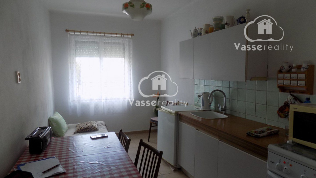 Na predaj 2 domy so samostatným vstupom na jednom pozemku vhodný na chalupu alebo na bývanie  v centre Tvrdošoviec.