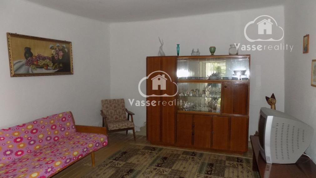 Na predaj 2 domy so samostatným vstupom na jednom pozemku vhodný na chalupu alebo na bývanie  v centre Tvrdošoviec.