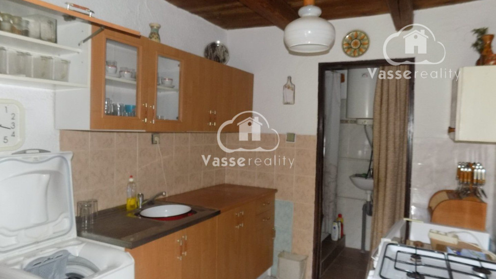 Na predaj 2 domy so samostatným vstupom na jednom pozemku vhodný na chalupu alebo na bývanie  v centre Tvrdošoviec.