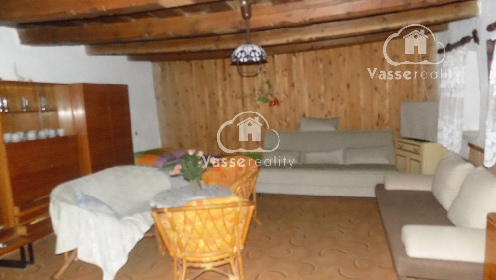 Na predaj 2 domy so samostatným vstupom na jednom pozemku vhodný na chalupu alebo na bývanie  v centre Tvrdošoviec.