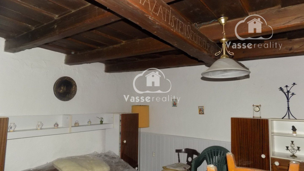 Na predaj 2 domy so samostatným vstupom na jednom pozemku vhodný na chalupu alebo na bývanie  v centre Tvrdošoviec.