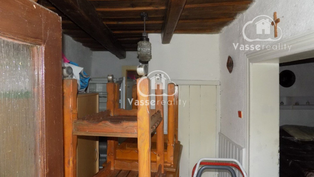 Na predaj 2 domy so samostatným vstupom na jednom pozemku vhodný na chalupu alebo na bývanie  v centre Tvrdošoviec.