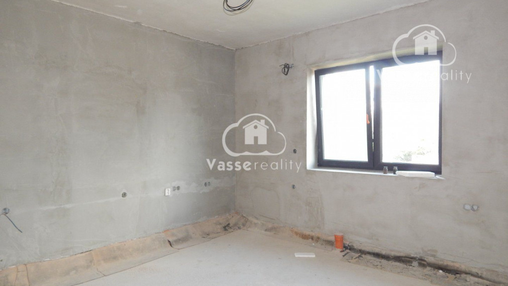 Na predaj 2 izbový tehlový  dom v Gbelciach s projektmi .