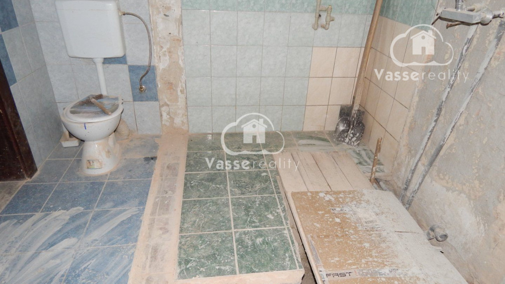 Na predaj 2 izbový tehlový  dom v Gbelciach s projektmi .