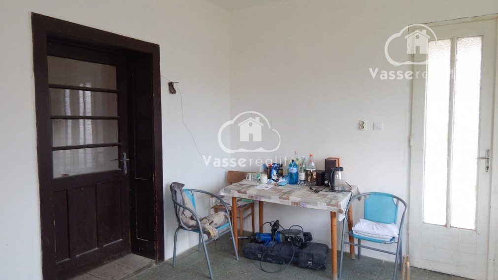 Na predaj 2 izbový tehlový  dom v Gbelciach s projektmi .