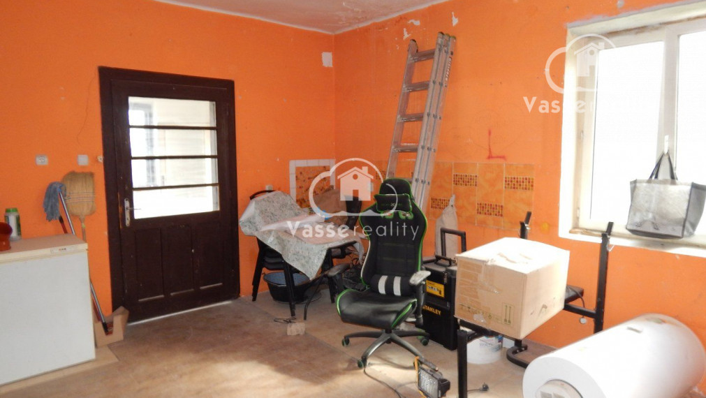 Na predaj 2 izbový tehlový  dom v Gbelciach s projektmi .