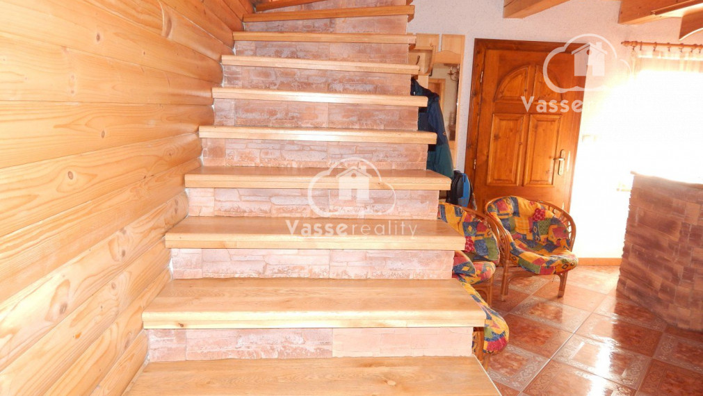 Chata vhodná na celoročné bývanie v Trávnici pri Podhájskej .