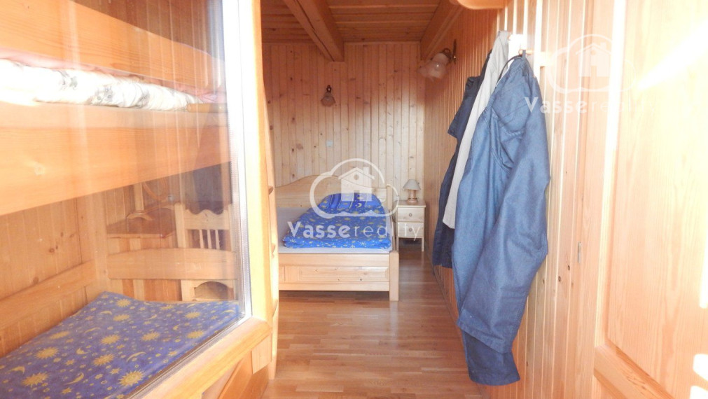 Chata vhodná na celoročné bývanie v Trávnici pri Podhájskej .