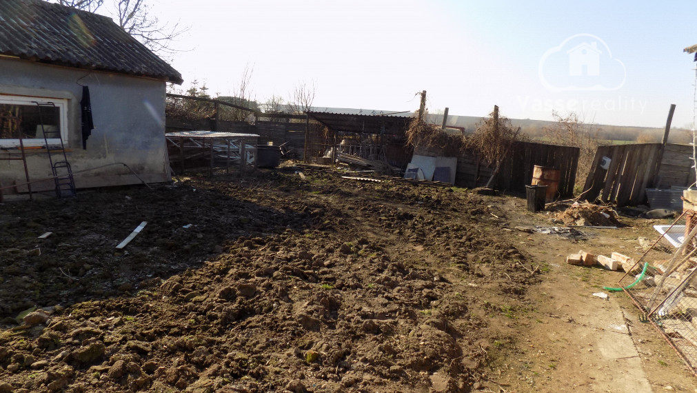 Na predaj domček v Rúbani s krásnym pozemkom  3436m2 vhodné na chov zvierat .