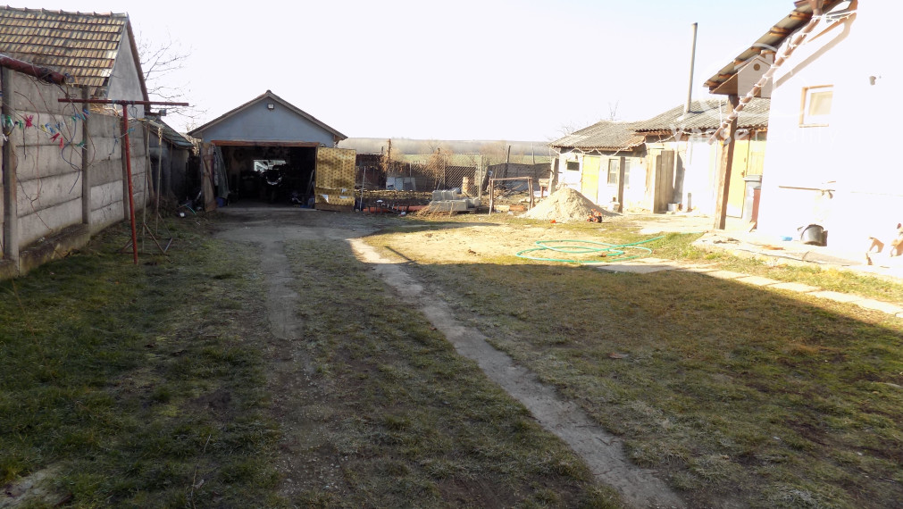 Na predaj domček v Rúbani s krásnym pozemkom  3436m2 vhodné na chov zvierat .