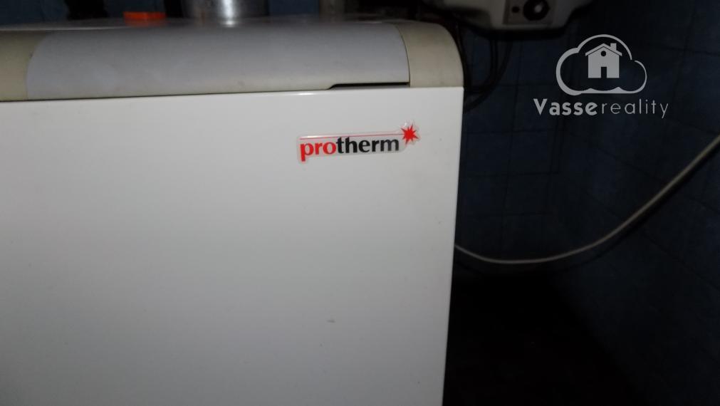 Poschodový dom v Tvrdošovciach  v centre obce  vhodné aj na podnikanie !