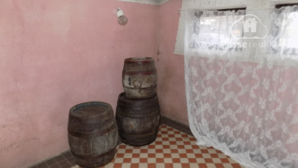 Poschodový dom v Tvrdošovciach  v centre obce  vhodné aj na podnikanie !