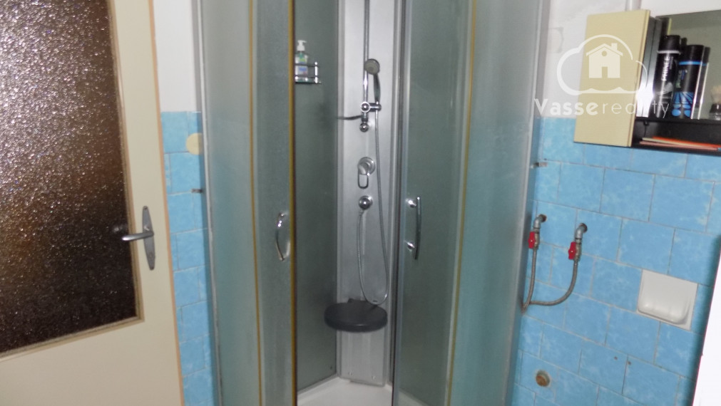 Poschodový dom v Tvrdošovciach  v centre obce  vhodné aj na podnikanie !