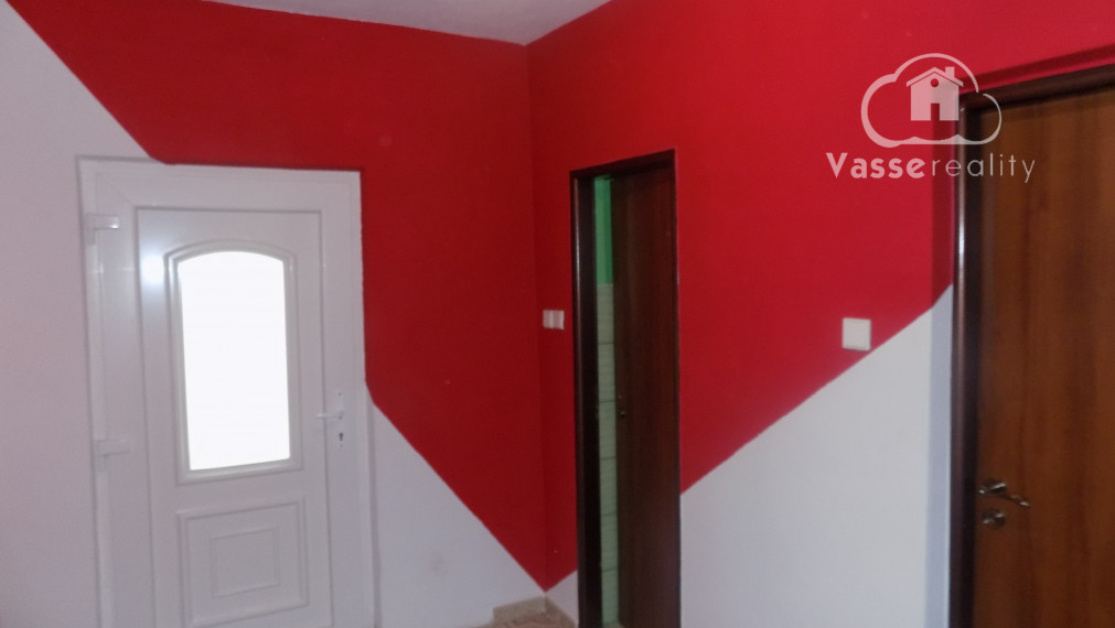 Na predaj 3 izb. dom s letnou kuchynkou  v Tvrdošovciach  .