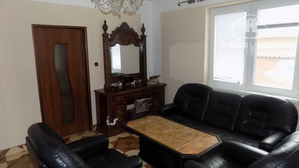 Na predaj 3 izb. dom s letnou kuchynkou  v Tvrdošovciach  .