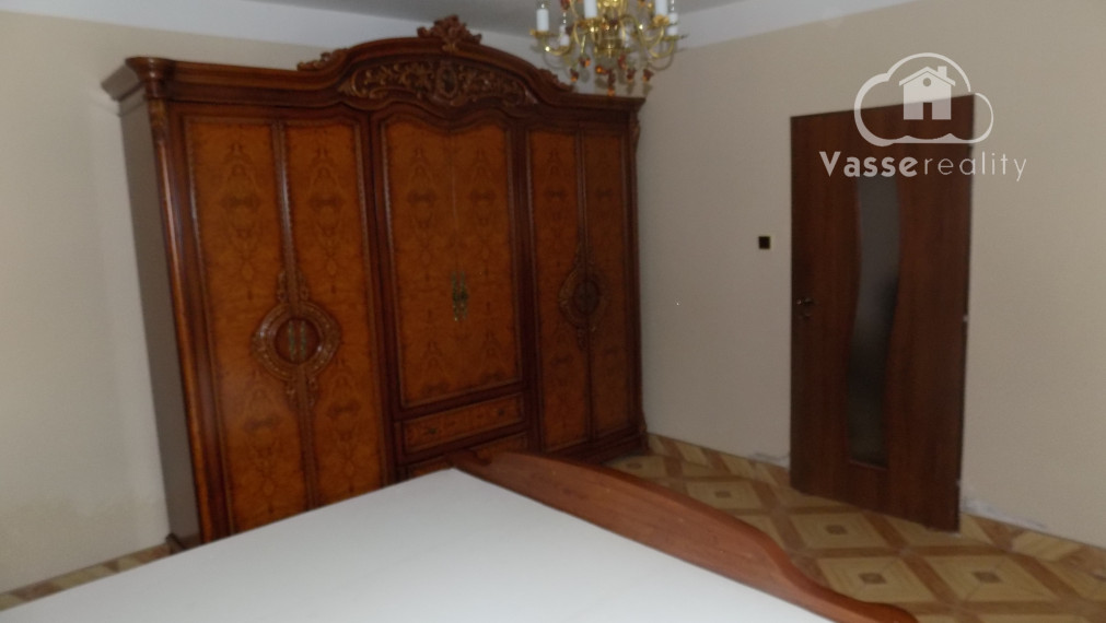 Na predaj 3 izb. dom s letnou kuchynkou  v Tvrdošovciach  .