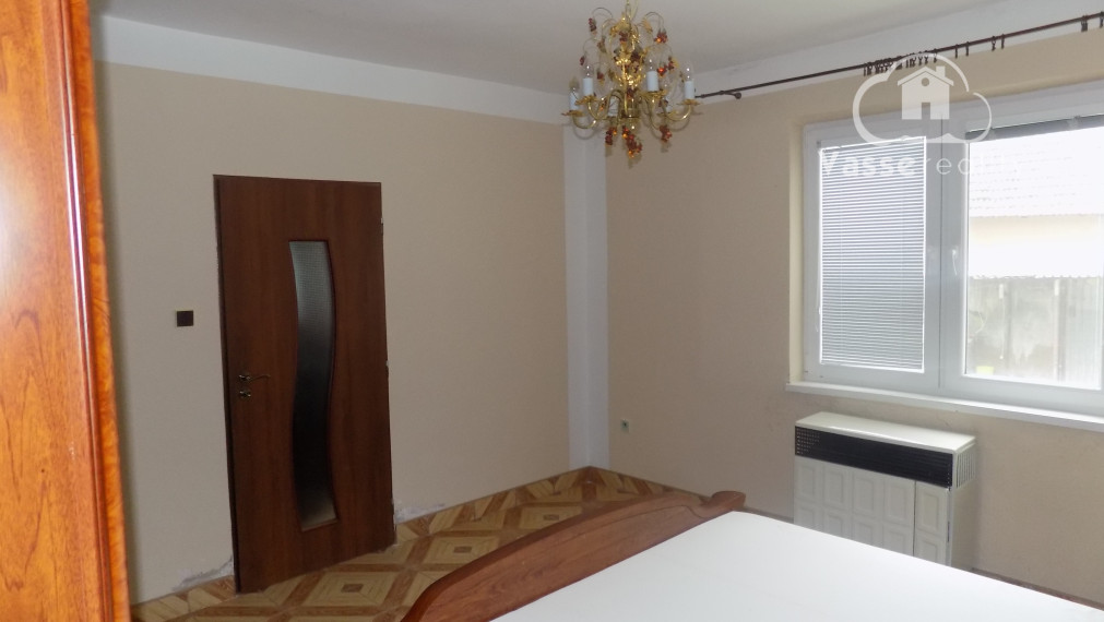 Na predaj 3 izb. dom s letnou kuchynkou  v Tvrdošovciach  .