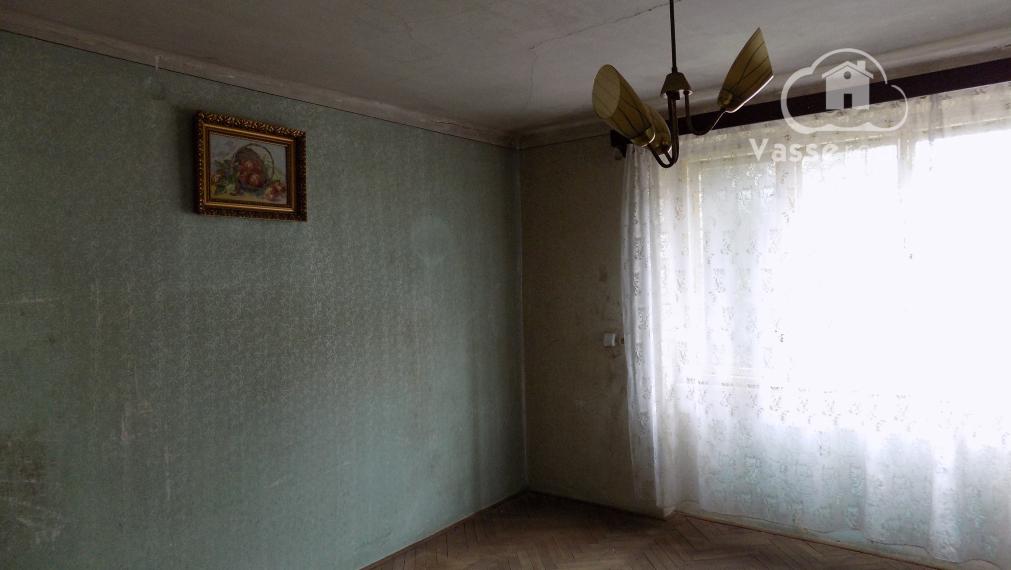 Na predaj  2 izb. dom v Nových Zámkoch- záhrada 569m2 .