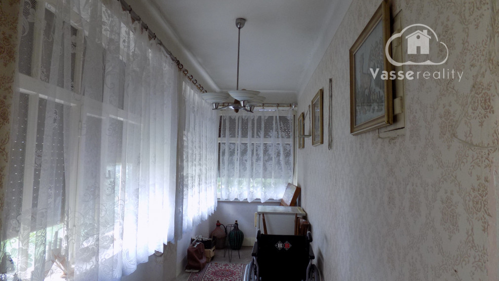 Tehlový 3 izb. dom v obľúbenej vinohradnickej obci Strekov pri Štúrove 27 km .