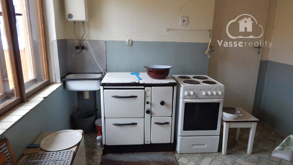 Rezervované !Na predaj ihneď obývateľný 3 izbový dom v Bajtave pri Štúrove !