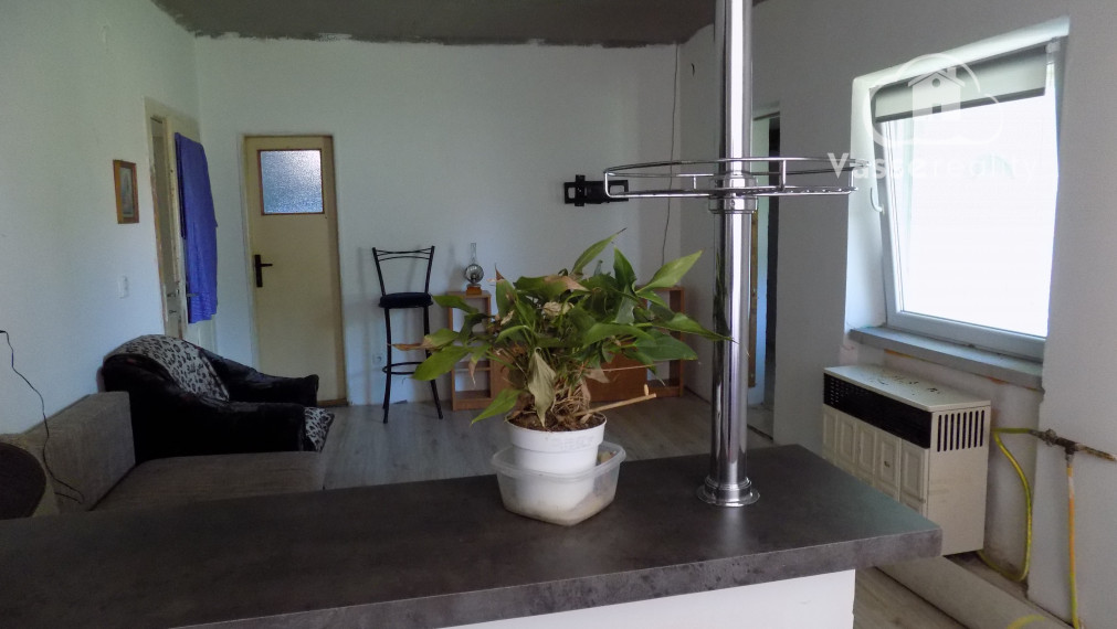 Na predaj suchý 3 izb. domček v obci Rúbaň  s novou elektrinou - Štúrovo len 30 km.