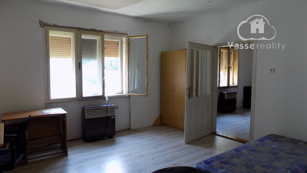 Na predaj suchý 3 izb. domček v obci Rúbaň  s novou elektrinou - Štúrovo len 30 km.