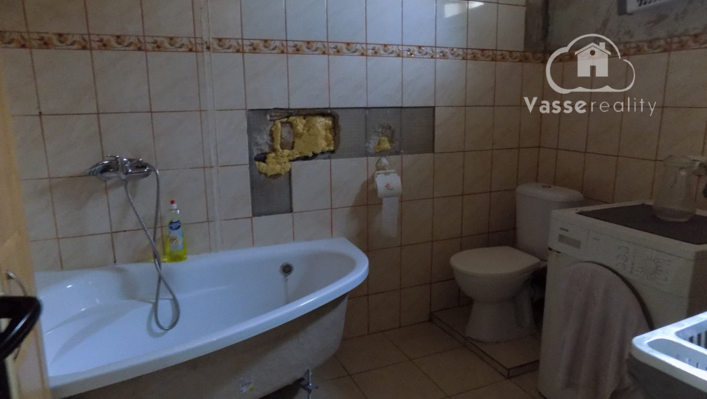 Na predaj suchý 3 izb. domček v obci Rúbaň  s novou elektrinou - Štúrovo len 30 km.