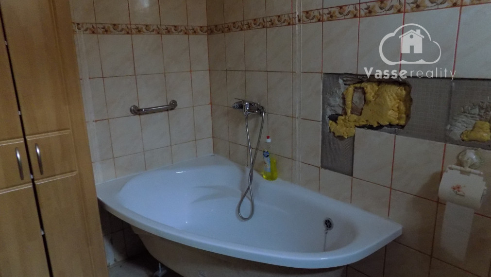 Na predaj suchý 3 izb. domček v obci Rúbaň  s novou elektrinou - Štúrovo len 30 km.