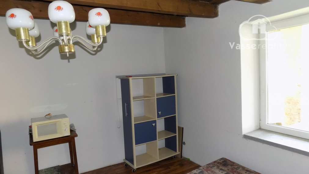 Na predaj suchý 3 izb. domček v obci Rúbaň  s novou elektrinou - Štúrovo len 30 km.