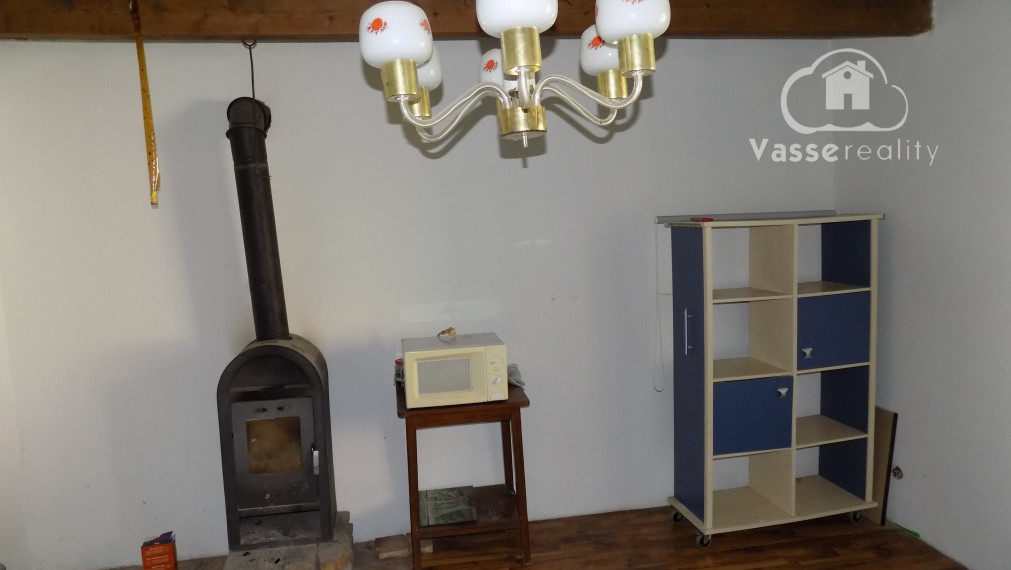 Na predaj suchý 3 izb. domček v obci Rúbaň  s novou elektrinou - Štúrovo len 30 km.