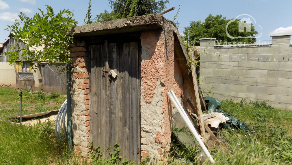 Na predaj suchý 3 izb. domček v obci Rúbaň  s novou elektrinou - Štúrovo len 30 km.