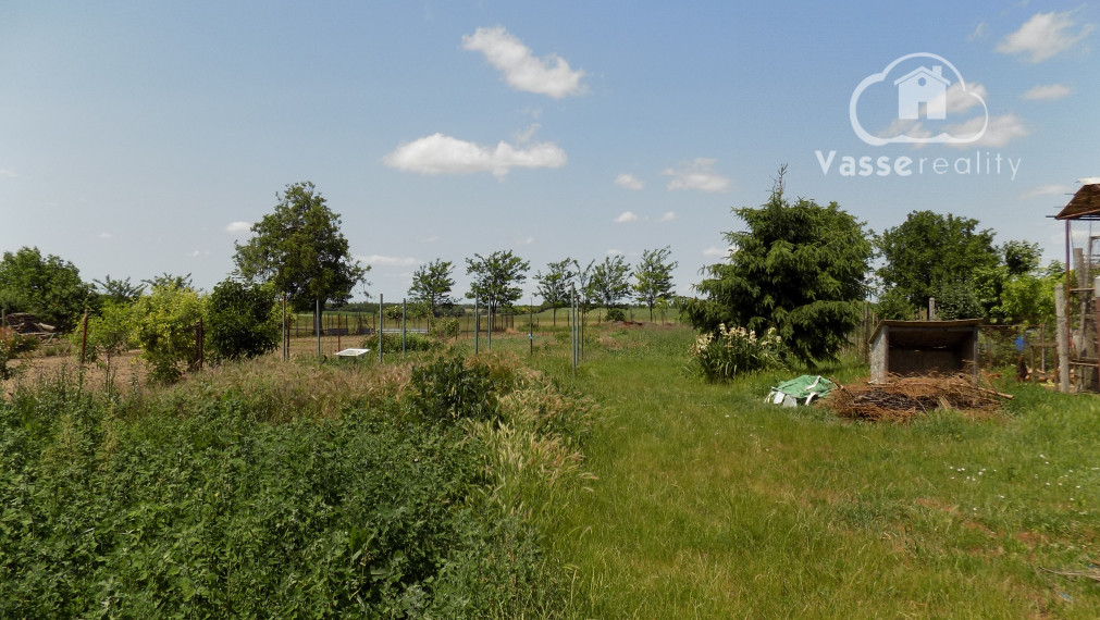 Na predaj suchý 3 izb. domček v obci Rúbaň  s novou elektrinou - Štúrovo len 30 km.