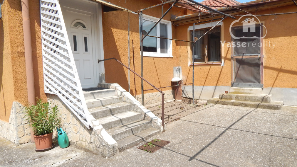 Rezervované !Na predaj ihneď obývateľný 3 izbový dom v Bajtave pri Štúrove !