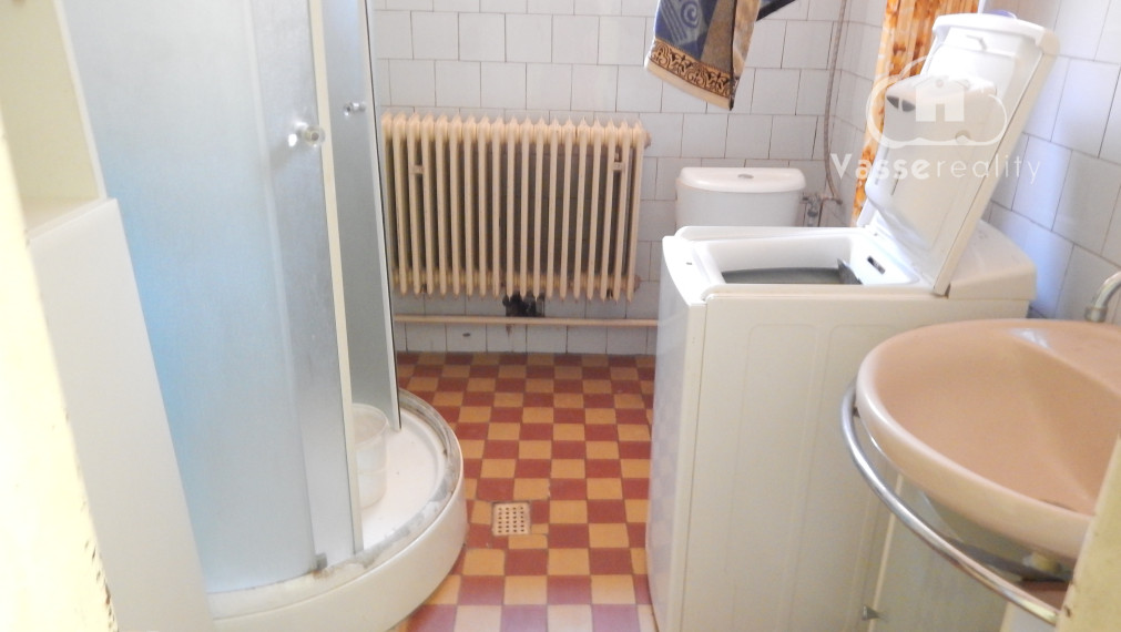 Na predaj 4 izbový dom vhodný aj ako chalupa v Malých Kosihách, 16 km od Štúrova.