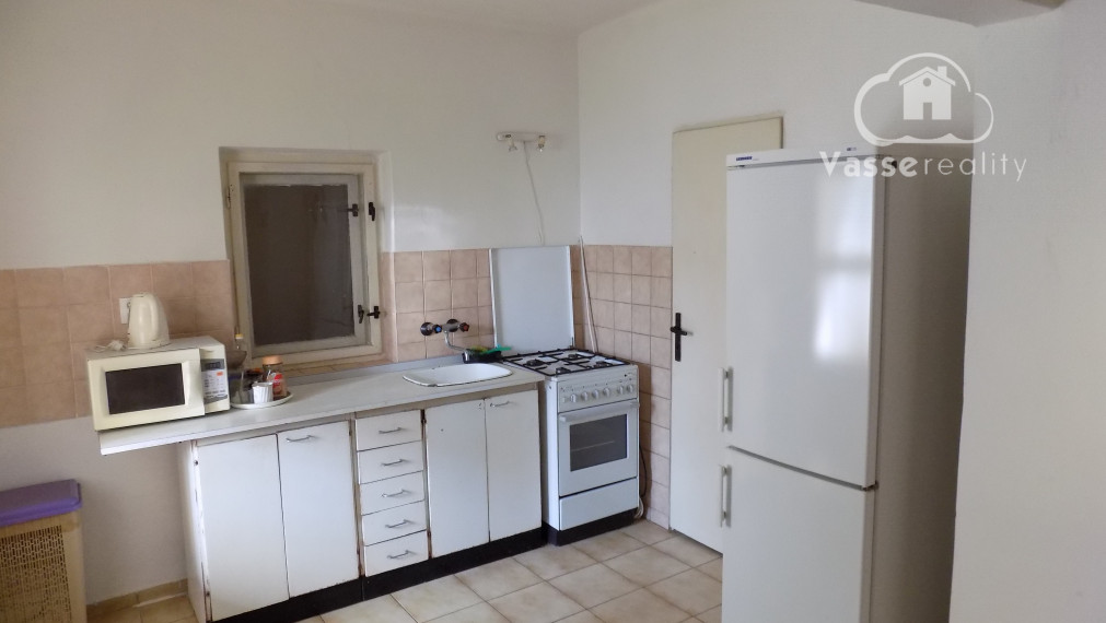 Na predaj 3 izb. dom v Strekove -  27 km od Štúrova , nová elektrina v dome !