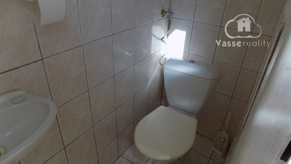 Na predaj 3 izb. dom v Strekove -  27 km od Štúrova , nová elektrina v dome !