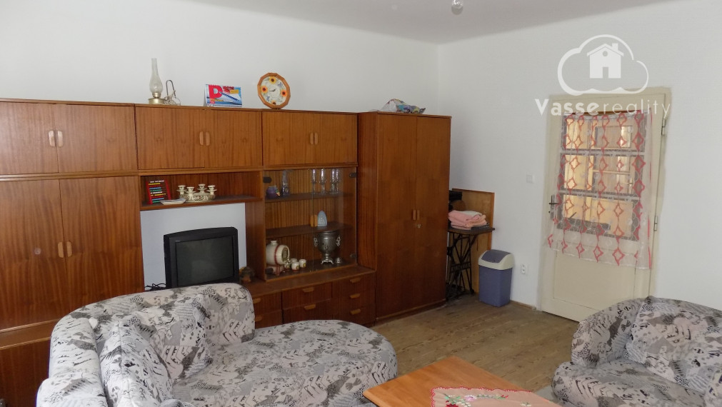 Na predaj 3 izb. dom v Strekove -  27 km od Štúrova , nová elektrina v dome !