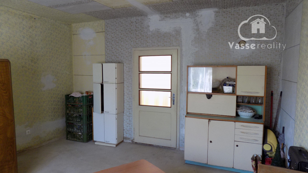 Na predaj 3 izb. dom v Strekove -  27 km od Štúrova , nová elektrina v dome !