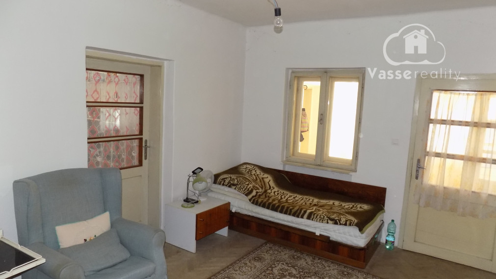 Na predaj 3 izb. dom v Strekove -  27 km od Štúrova , nová elektrina v dome !