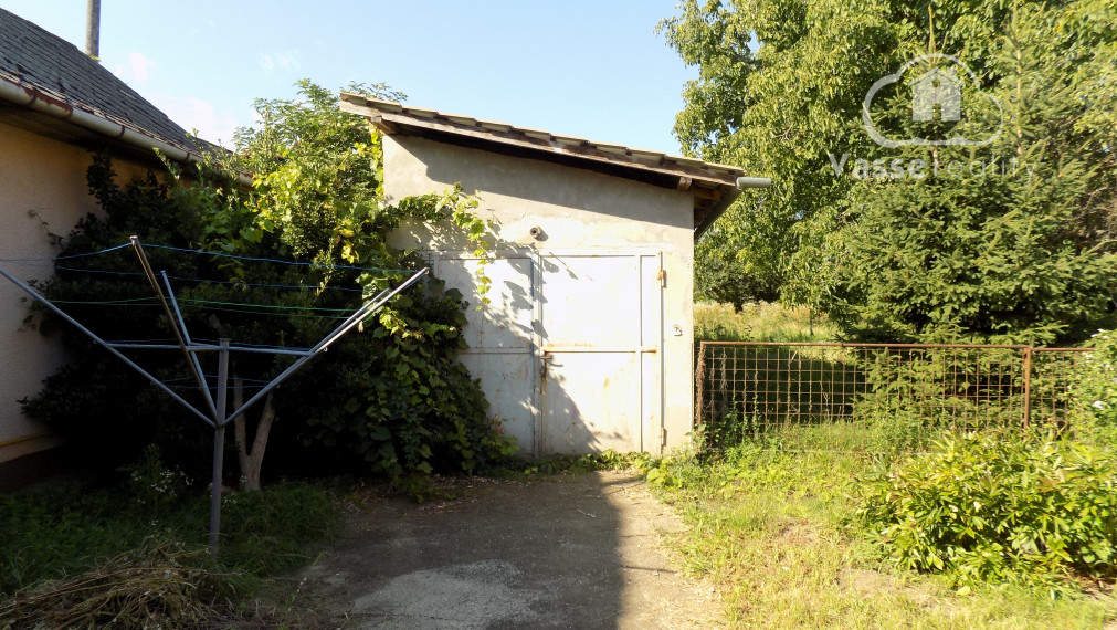 Na predaj 3 izb. dom v Strekove -  27 km od Štúrova , nová elektrina v dome !