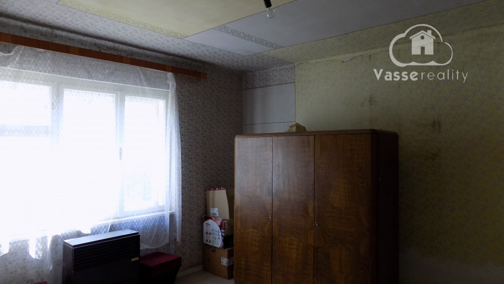 Na predaj 3 izb. dom v Strekove -  27 km od Štúrova , nová elektrina v dome !