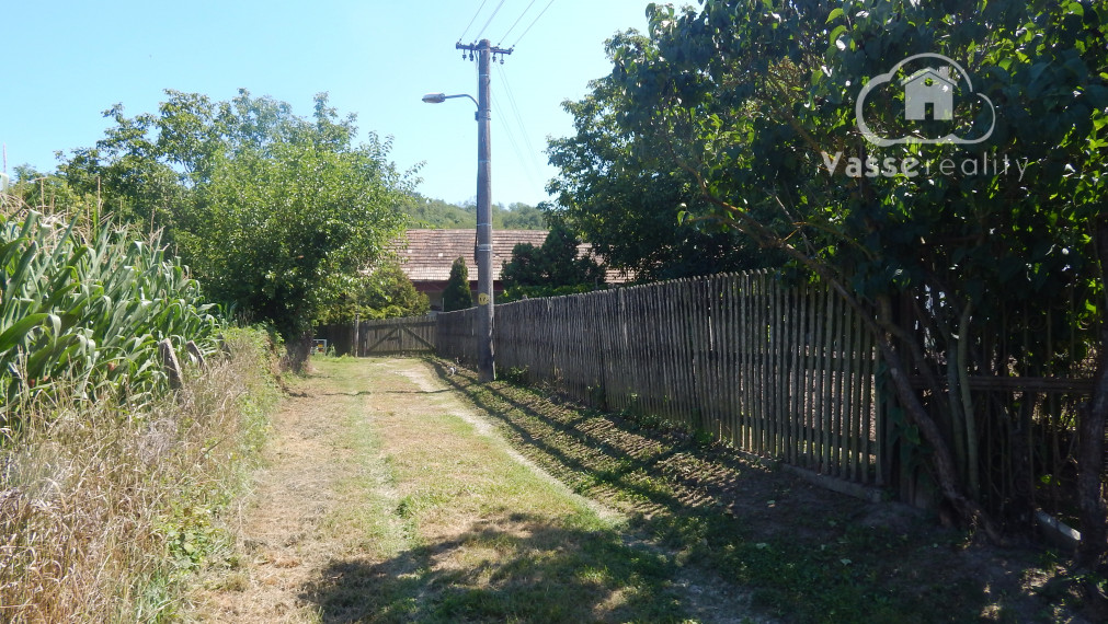 Na predaj chalupa  v Dubníku pri Štúrove  .