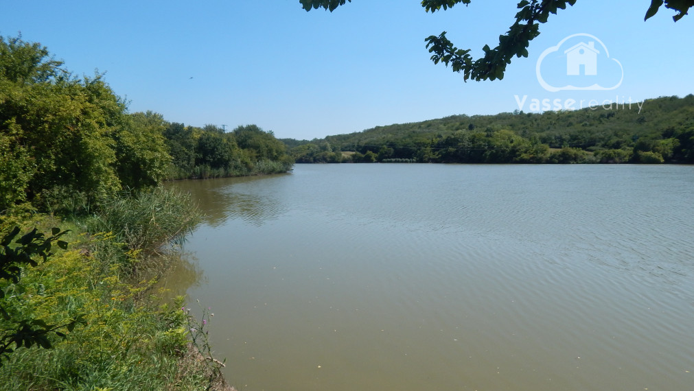 Na predaj chalupa  v Dubníku pri Štúrove  .