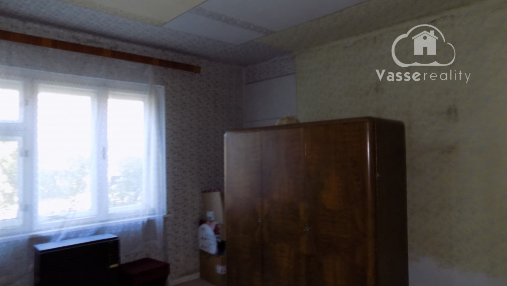 Na predaj 3 izb. dom v Strekove -  27 km od Štúrova , nová elektrina v dome !